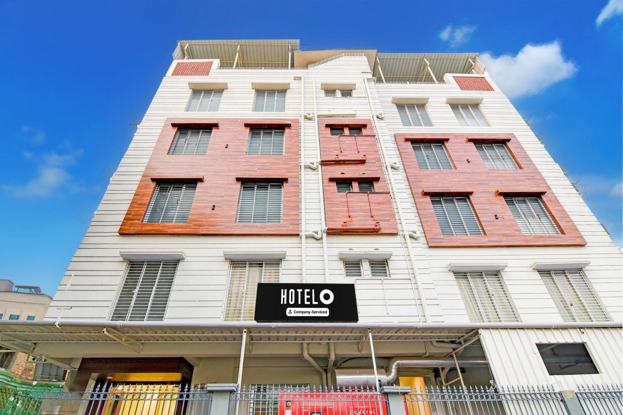 Super Townhouse Kaikhali Near Airport Calcutá Exterior foto